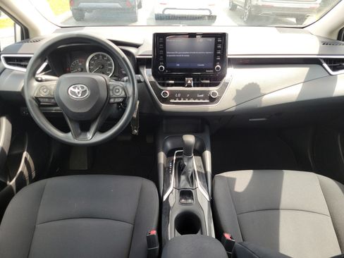 Used 2022 Toyota Corolla LE FWD image 16