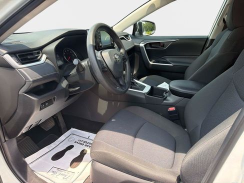 Used 2022 Toyota RAV4 LE FWD image 20