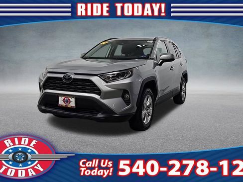 Used 2019 Toyota RAV4 XLE w/ Carpet Mat Package image 1