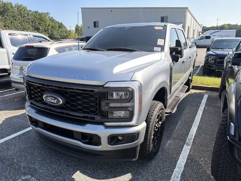 Used 2024 Ford F250 XLT w/ XLT Premium Package AWD/4WD image 6