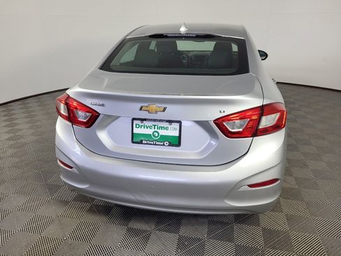 Used 2018 Chevrolet Cruze LT FWD image 7