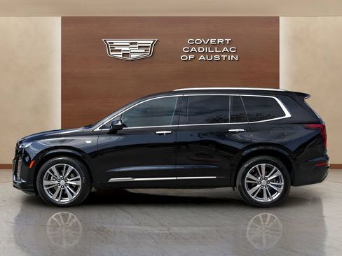 Certified 2025 Cadillac XT6 Premium Luxury FWD image 2