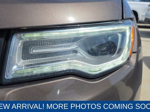 Used 2017 Jeep Grand Cherokee Overland image 9