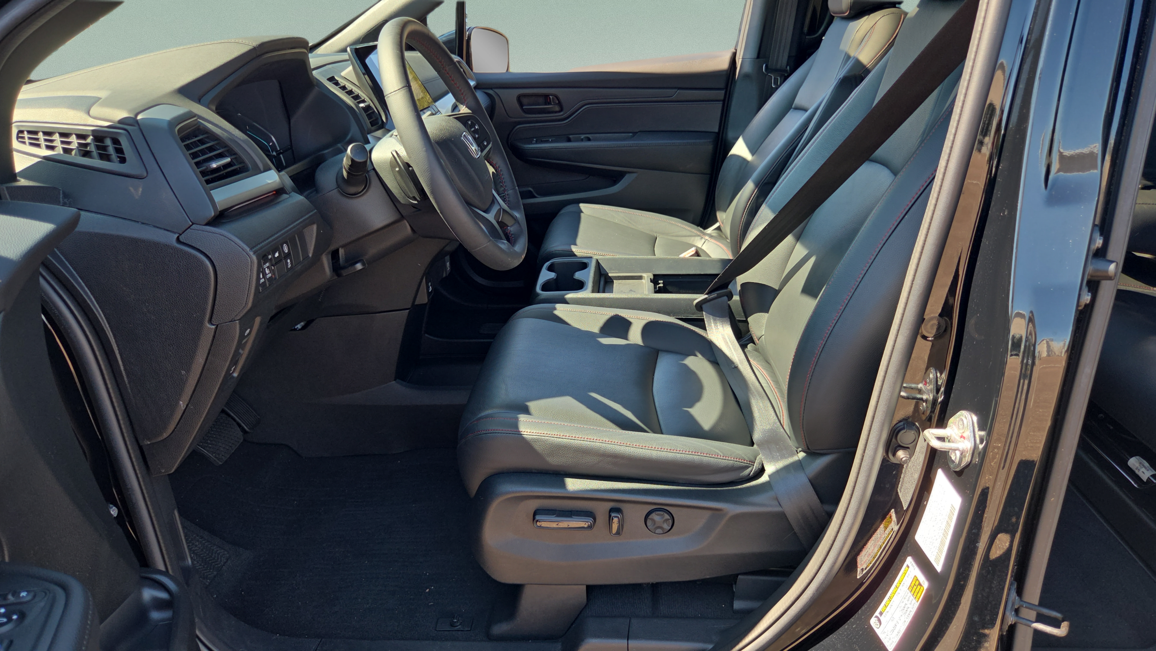 Used 2023 Honda Odyssey Sport image 6