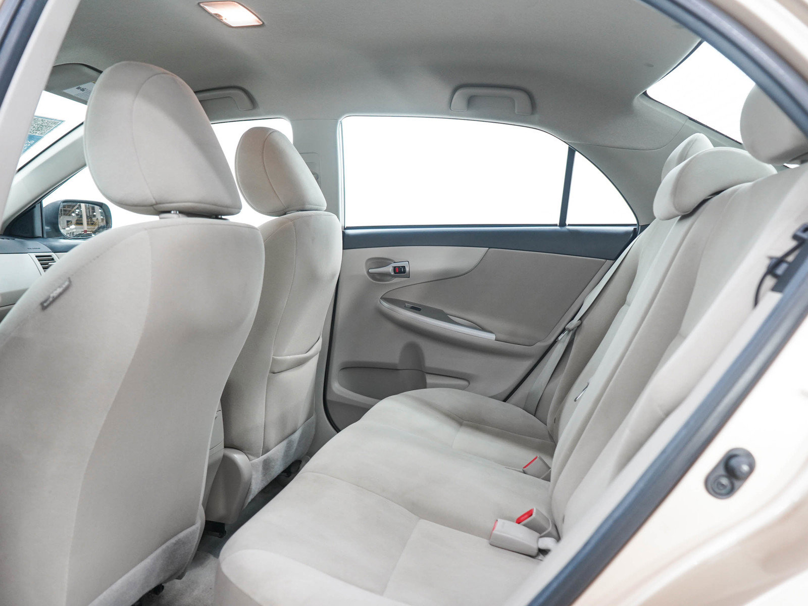 Used 2013 Toyota Corolla LE FWD image 13