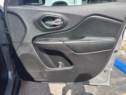 Used 2020 Jeep Cherokee Latitude Plus FWD image 58