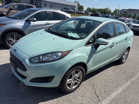 Used 2017 Ford Fiesta SE w/ Cold Weather Package FWD image 1