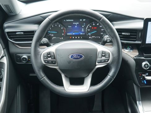 Used 2021 Ford Explorer Limited w/ Equipment Group 301A RWD image 26