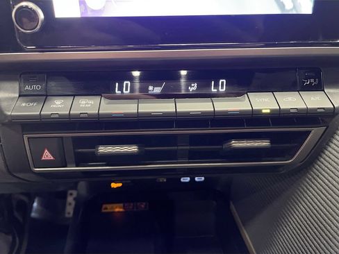 Used 2025 Toyota Camry SE FWD image 16