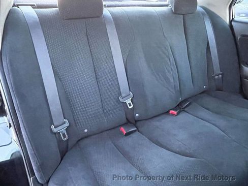 Used 2011 Nissan Versa 1.8 S image 19