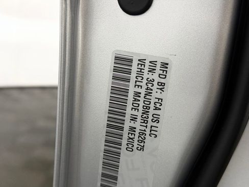 Certified 2024 Jeep Compass Latitude image 35