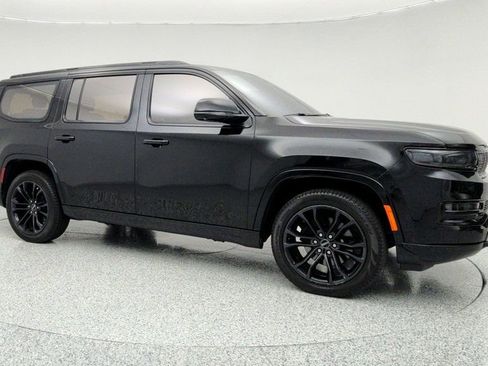 Used 2023 Jeep Grand Wagoneer Series III w/ Quick Order Packagew 28T image 3