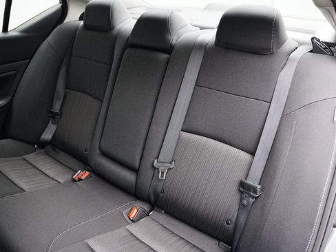 Used 2024 Nissan Altima 2.5 SV image 14