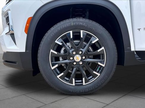 New 2026 Chevrolet Traverse LT w/ Sun and Wheel Package FWD image 12