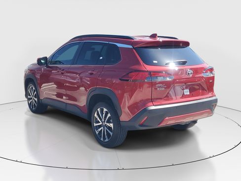 Used 2022 Toyota Corolla Cross XLE FWD image 5