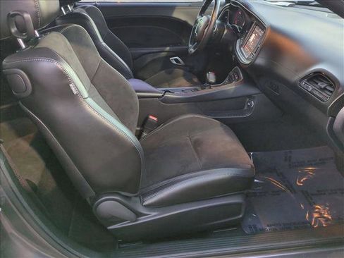 Used 2022 Dodge Challenger R/T w/ Plus Package image 21