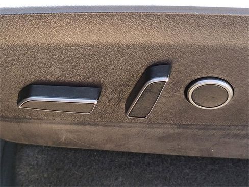 Used 2023 Tesla Model Y Performance image 21