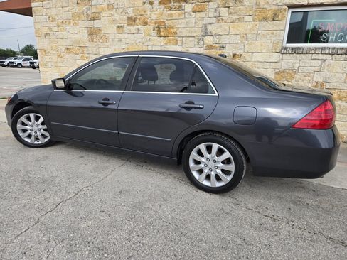 Used 2006 Honda Accord EX image 3