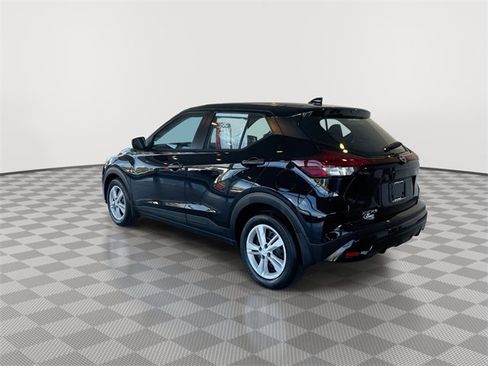 Used 2024 Nissan Kicks S image 7
