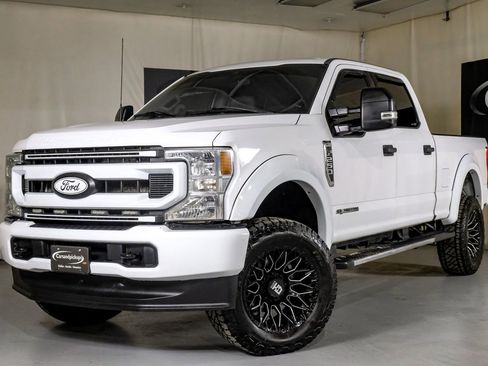 Used 2022 Ford F250 XLT w/ XLT Value Package image 5