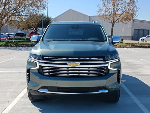 Used 2023 Chevrolet Suburban Premier image 9