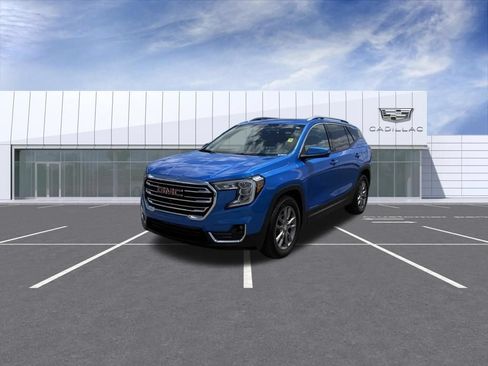 Used 2024 GMC Terrain SLT w/ Tech Package FWD image 6