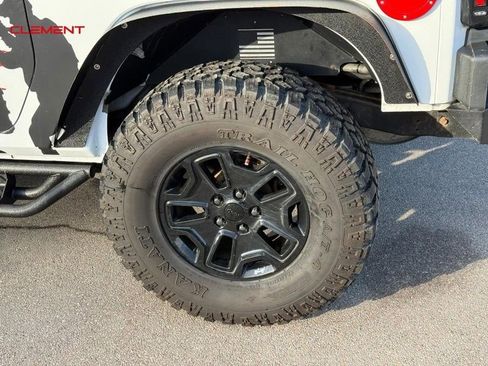 Used 2017 Jeep Wrangler Sport AWD/4WD image 4