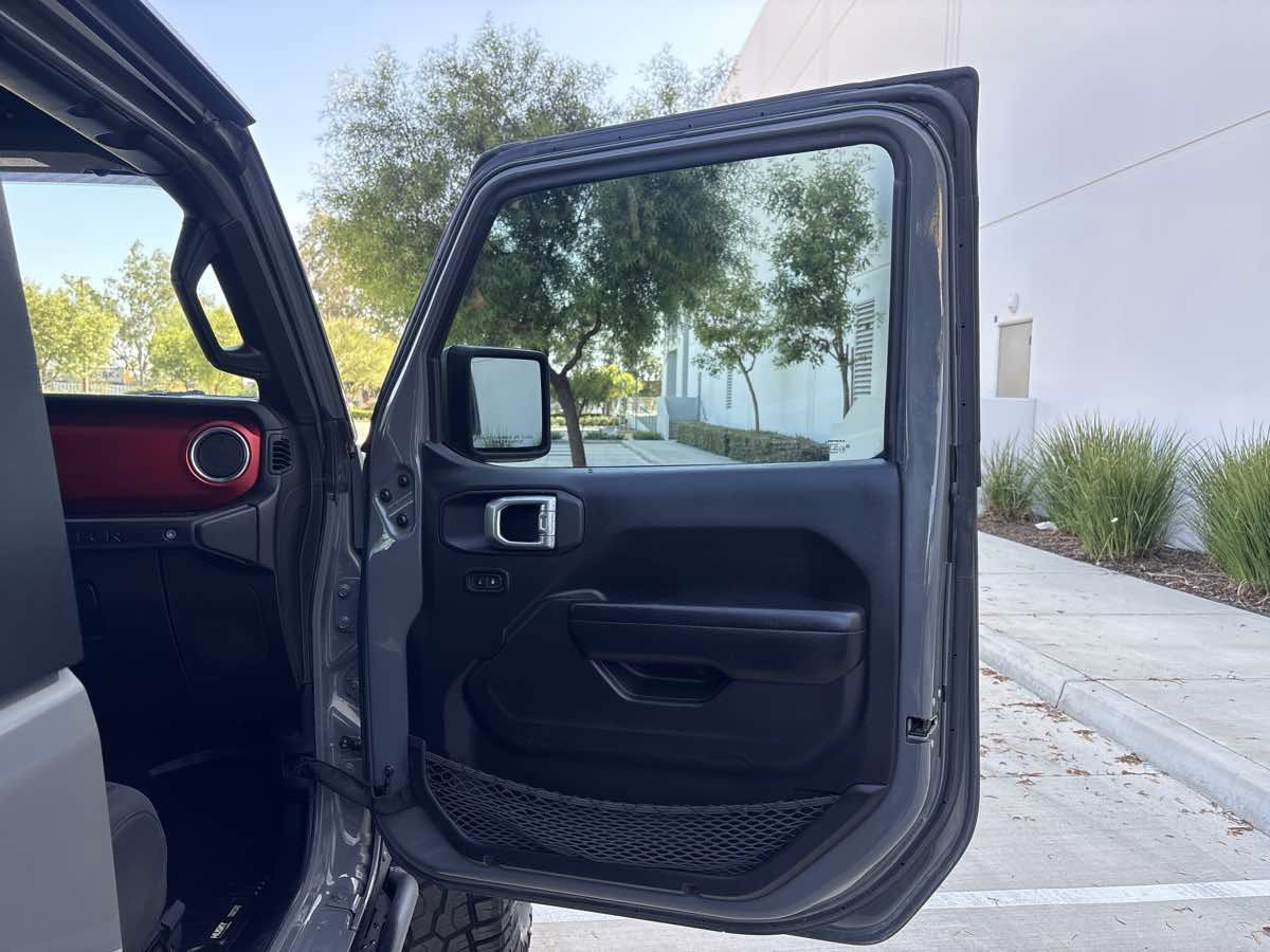 Used 2019 Jeep Wrangler Rubicon AWD/4WD image 11
