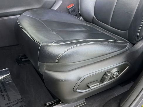 Used 2022 Jeep Grand Cherokee Limited 4xe image 22