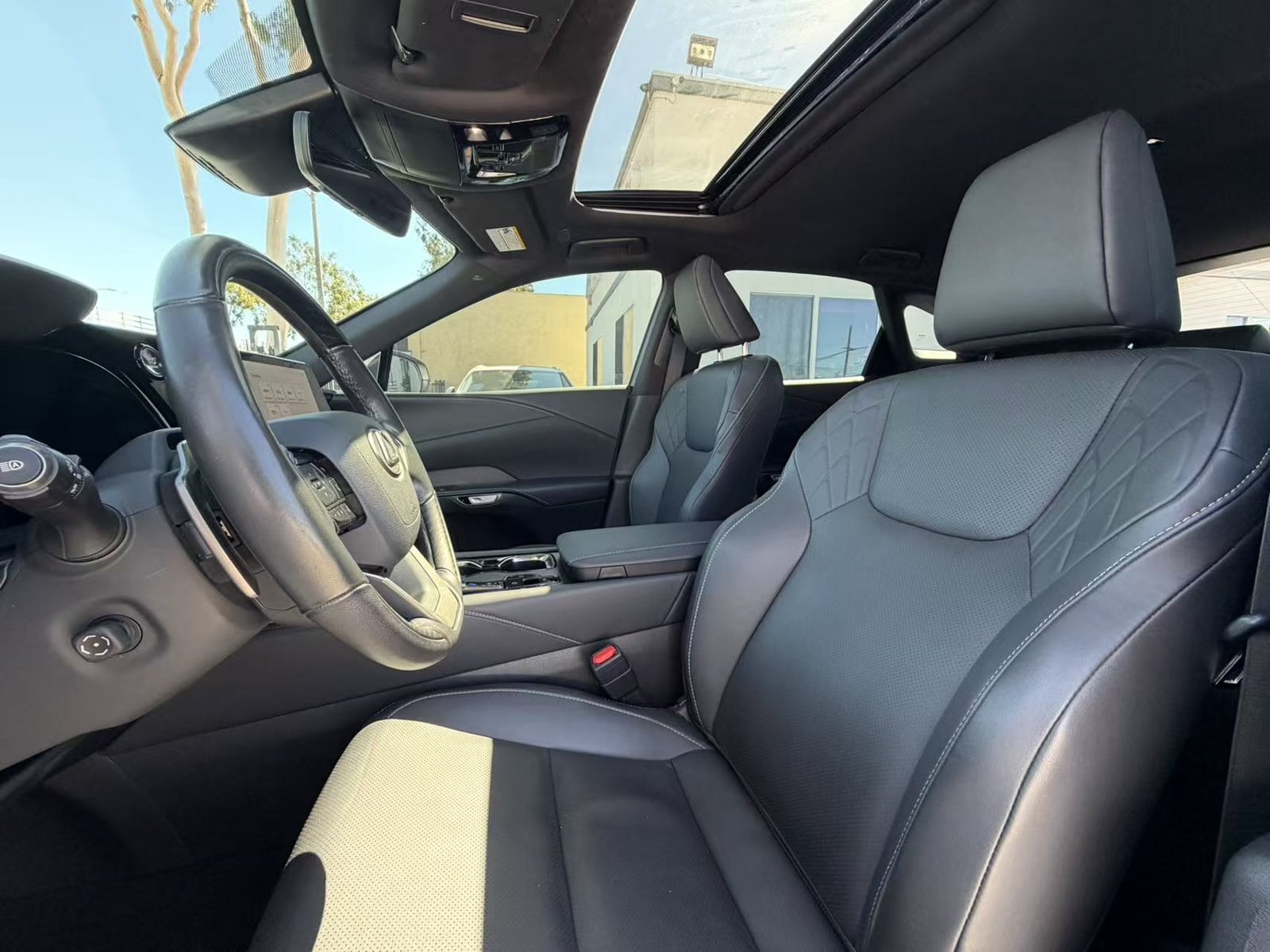 Used 2024 Lexus RX 350 Premium w/ Convenience Package FWD image 7