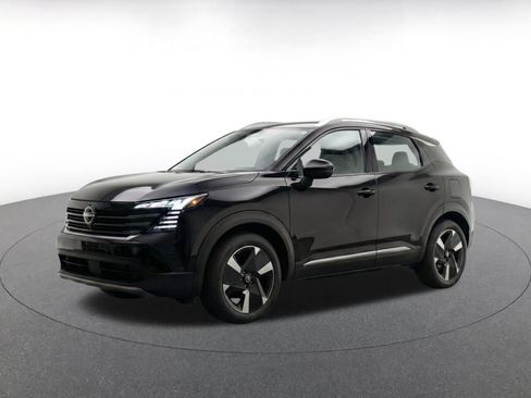 Used 2026 Nissan Kicks SR AWD/4WD image 3