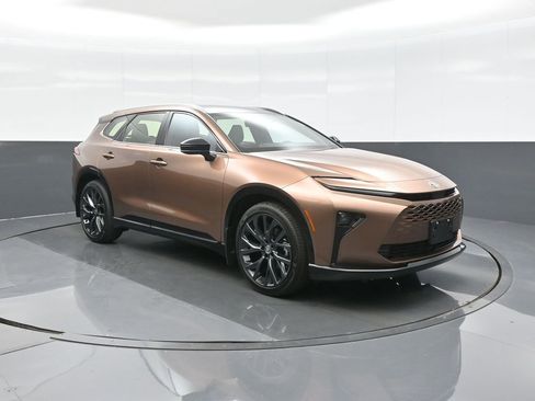 Certified 2026 Toyota Crown Signia AWD/4WD image 1