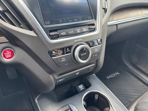 Used 2017 Acura MDX SH-AWD image 24
