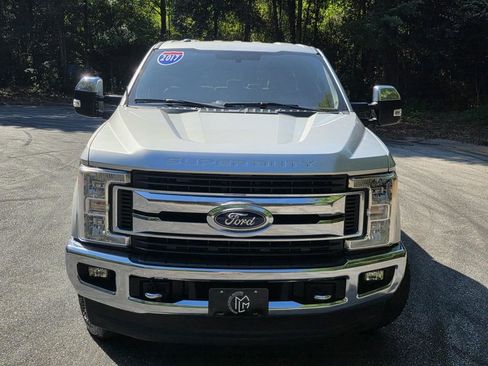 Used 2017 Ford F250 XLT w/ XLT Premium Package AWD/4WD image 2