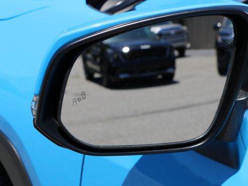 Used 2020 Toyota RAV4 XLE Premium FWD image 15