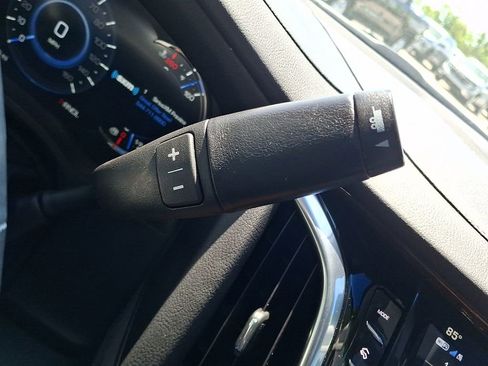 Used 2019 Cadillac Escalade Premium Luxury AWD/4WD image 16