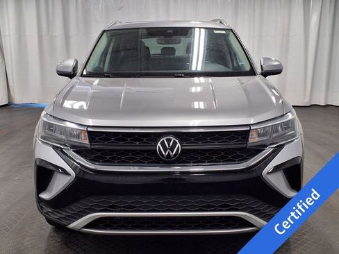 Used 2023 Volkswagen Taos SE w/ Panoramic Sunroof Package AWD/4WD image 22