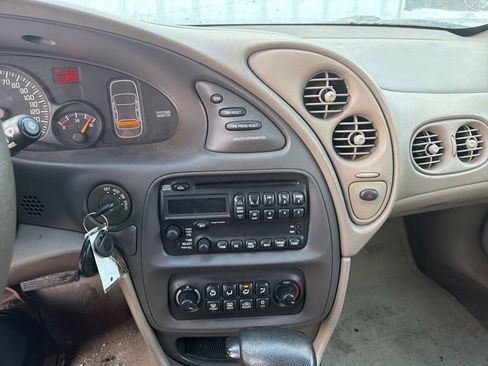 Used 2005 Pontiac Bonneville SE image 14