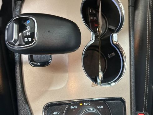 Used 2015 Jeep Grand Cherokee Limited image 29