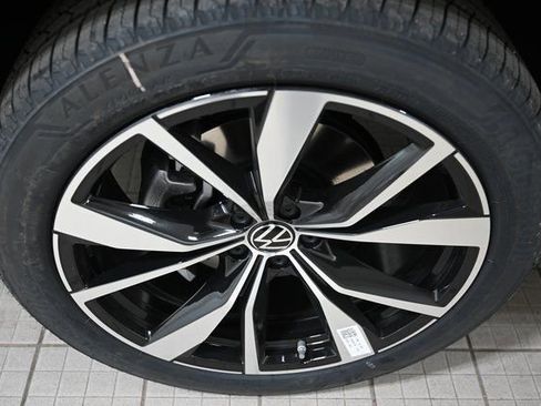 New 2026 Volkswagen Atlas SEL Premium R-Line AWD/4WD image 19
