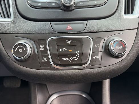 Used 2016 Chevrolet Malibu LT FWD image 11