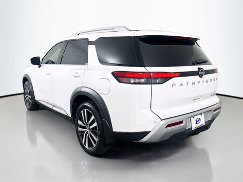 Used 2025 Nissan Pathfinder Platinum FWD image 7