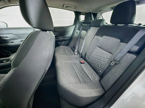 Used 2025 Nissan Kicks SV AWD/4WD image 25