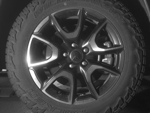 Used 2025 Jeep Compass Trailhawk AWD/4WD image 16