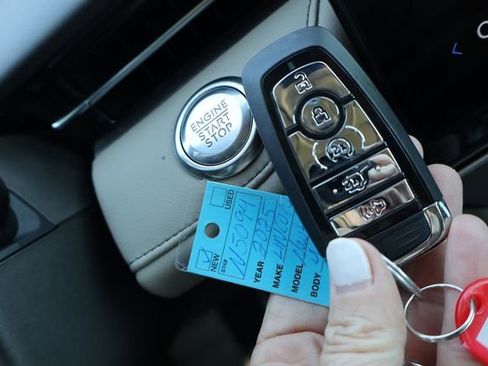 New 2025 Lincoln Nautilus Premier w/ Equipment Group 102A image 14