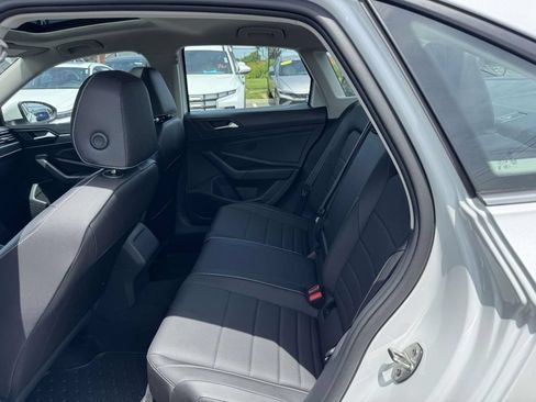 Used 2023 Volkswagen Jetta SE FWD image 13