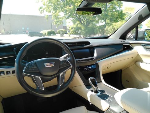 Certified 2019 Cadillac XT5 AWD image 9
