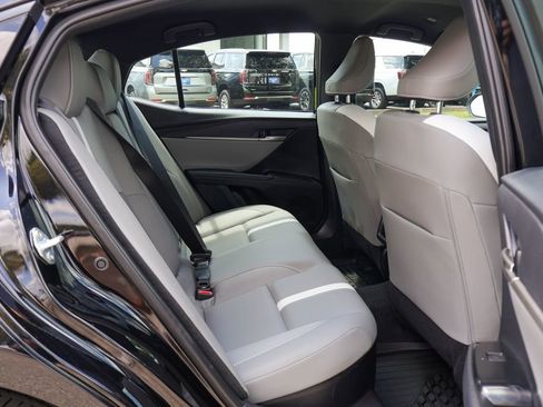Used 2026 Toyota Camry SE w/ Convenience Package FWD image 11