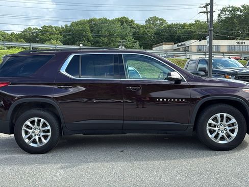 Used 2021 Chevrolet Traverse LT AWD/4WD image 5