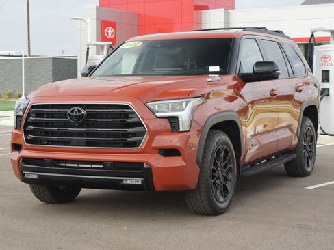 Used 2025 Toyota Sequoia Limited image 28